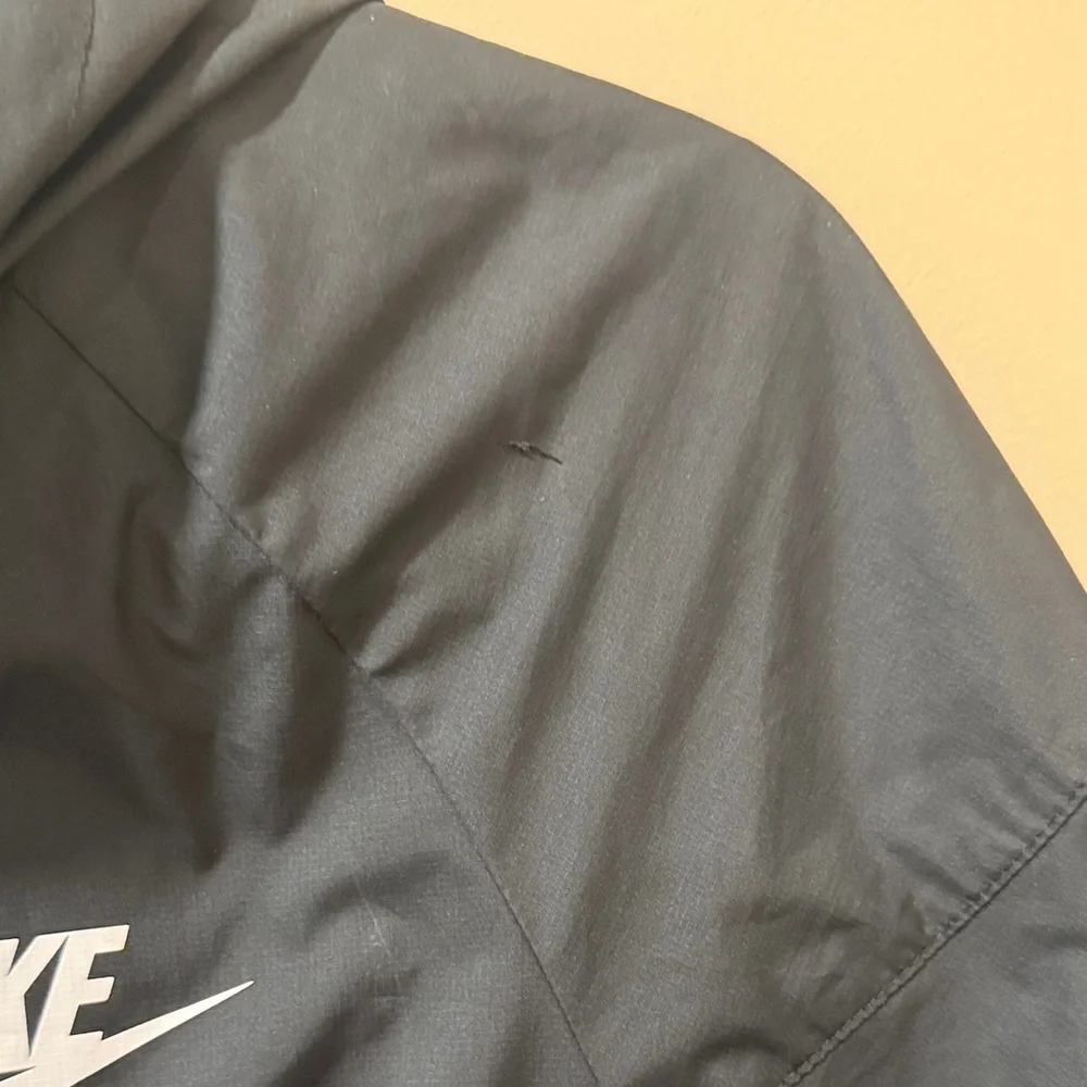 Nike Black Windbreaker Jacket size youth large